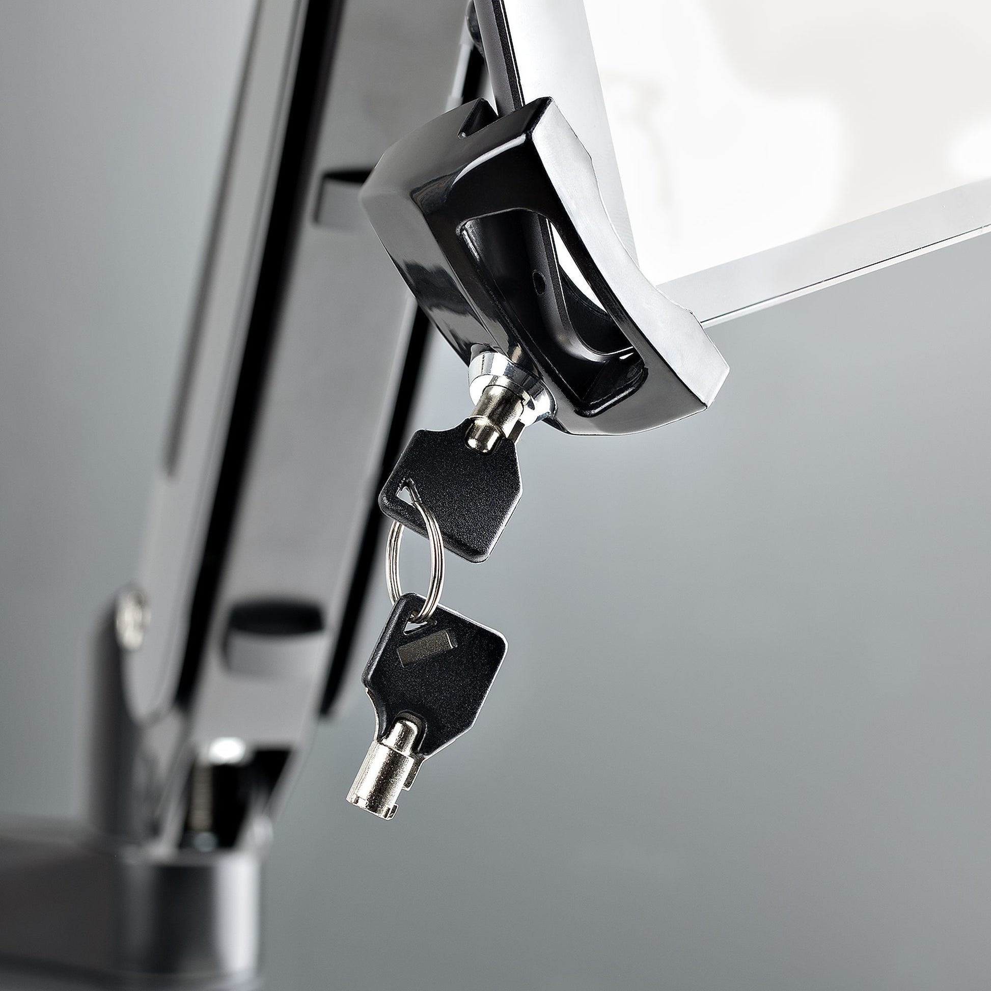 StarTech.com VESA-Adapterplatte – Klemme/Durchführung – 7,9–12,5" – VESA 100×100 mm – bis 2 kg/Monitor