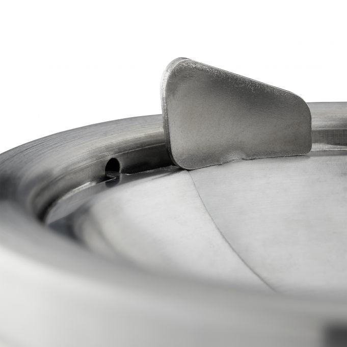 Relaxdays Aschenbecher mit Deckel – Silber – Ø 11,5 cm × 5,5 cm – Edelstahl – 1 Stk
