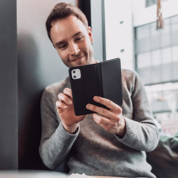 4smarts Urban Lite – Wallethülle – für Apple iPhone 14 Pro Max, mit Ständer, 1 Kartenfach, PU+TPU, schwarz