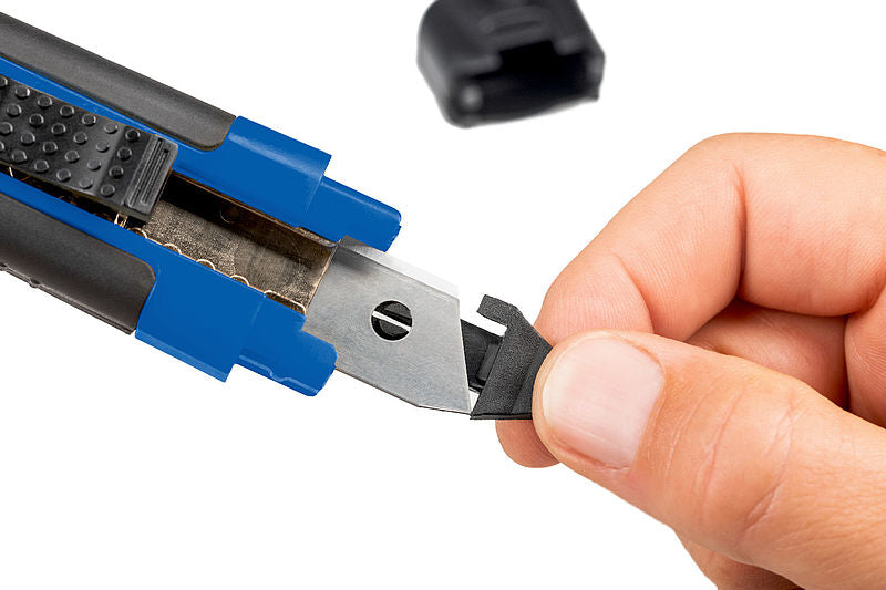 Dahle Cutter Pro 875-21149 – Abbrechmesser, 18 mm, Auto-Lock, Kunststoff, Blau – inkl. 2 Ersatzklingen