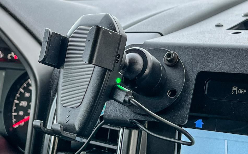 Gamber-Johnson 7170-0955 Kfz-Ladehalterung – Schraubbefestigung – USB – für Smartphones – Schwarz