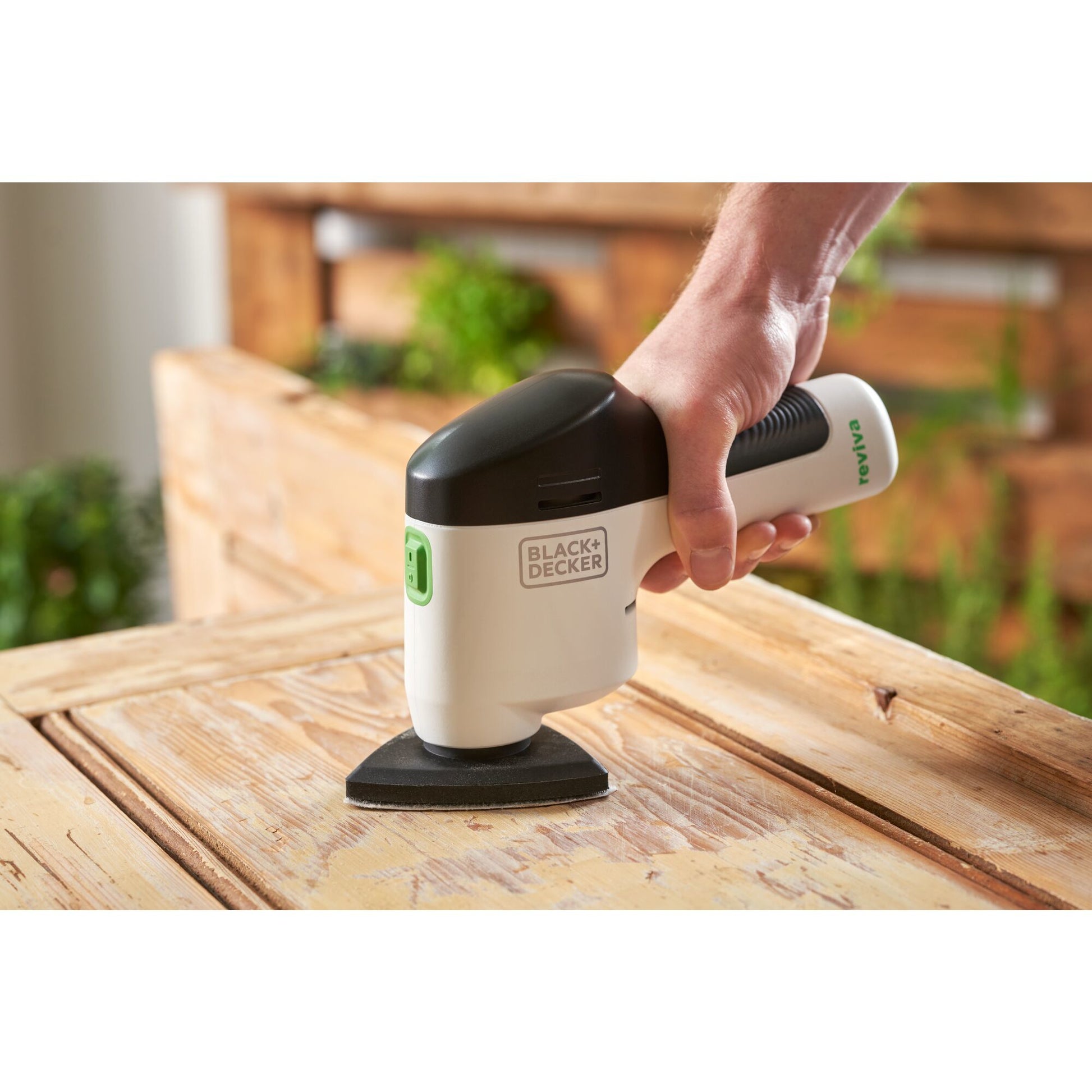 Black & Decker reviva – reviva Akku-Deltaschleifer, Gehäuse aus 50% recycelten PET-Flaschen, REVDS12C