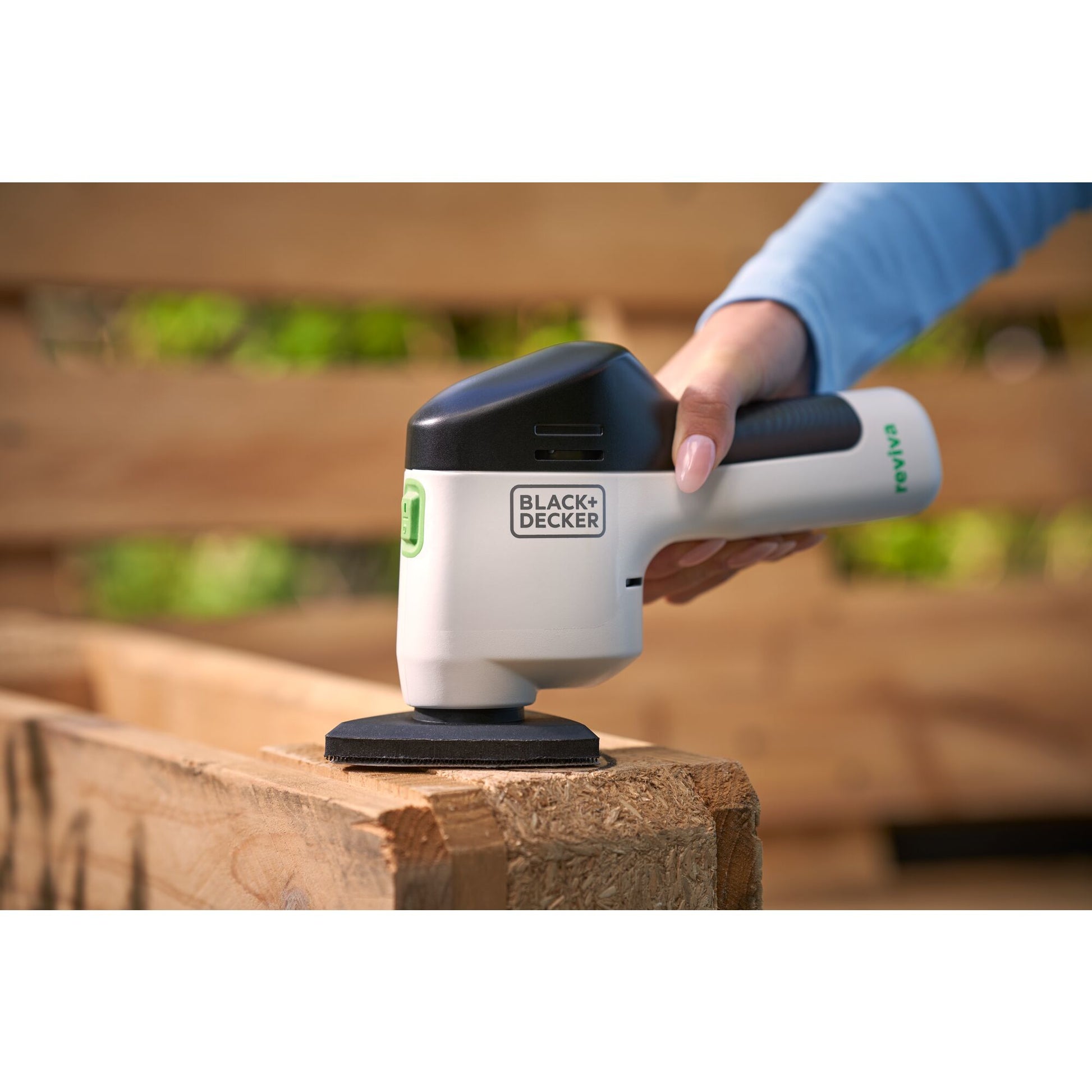 Black & Decker reviva – reviva Akku-Deltaschleifer, Gehäuse aus 50% recycelten PET-Flaschen, REVDS12C
