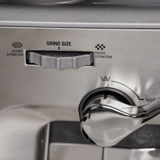 Sage Barista Impress Espressomaschine (Siebträger) – 9 bar, 2 l, Milchaufschäumer, Schwarz