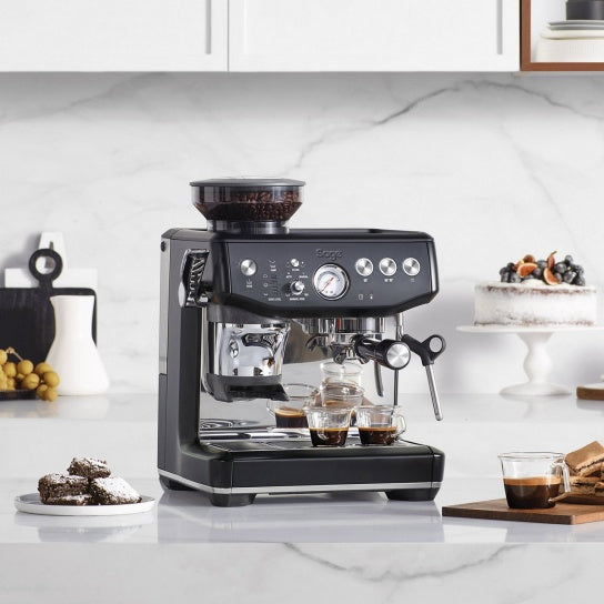 Sage Barista Impress Espressomaschine (Siebträger) – 9 bar, 2 l, Milchaufschäumer, Schwarz