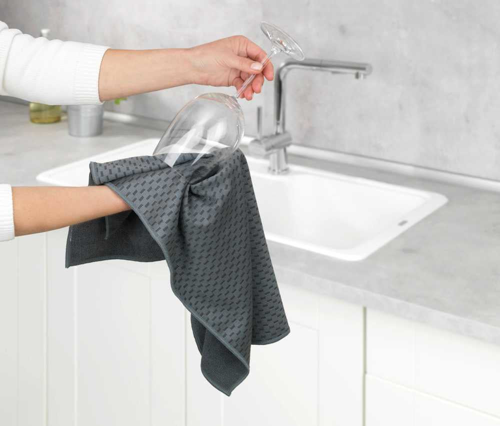 WENKO Geschirrtücher 2er-Set, 40 × 60 cm, Mikrofaser, Hellgrün/Grau