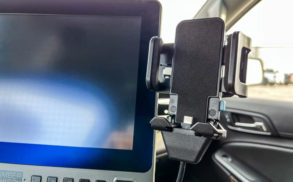 Gamber-Johnson 7160-1659-00 Kfz-Ladehalterung – USB-C – für Smartphones bis 8,89 cm – Schwarz