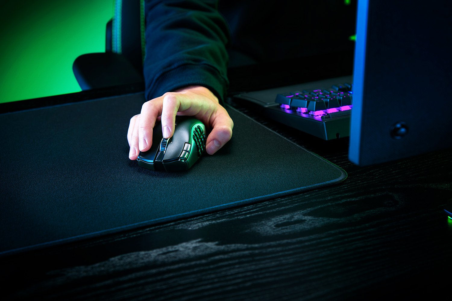Razer Naga V2 HyperSpeed Gaming-Maus – kabellos, 21 Tasten, für Rechtshänder, integrierter Speicher, schwarz