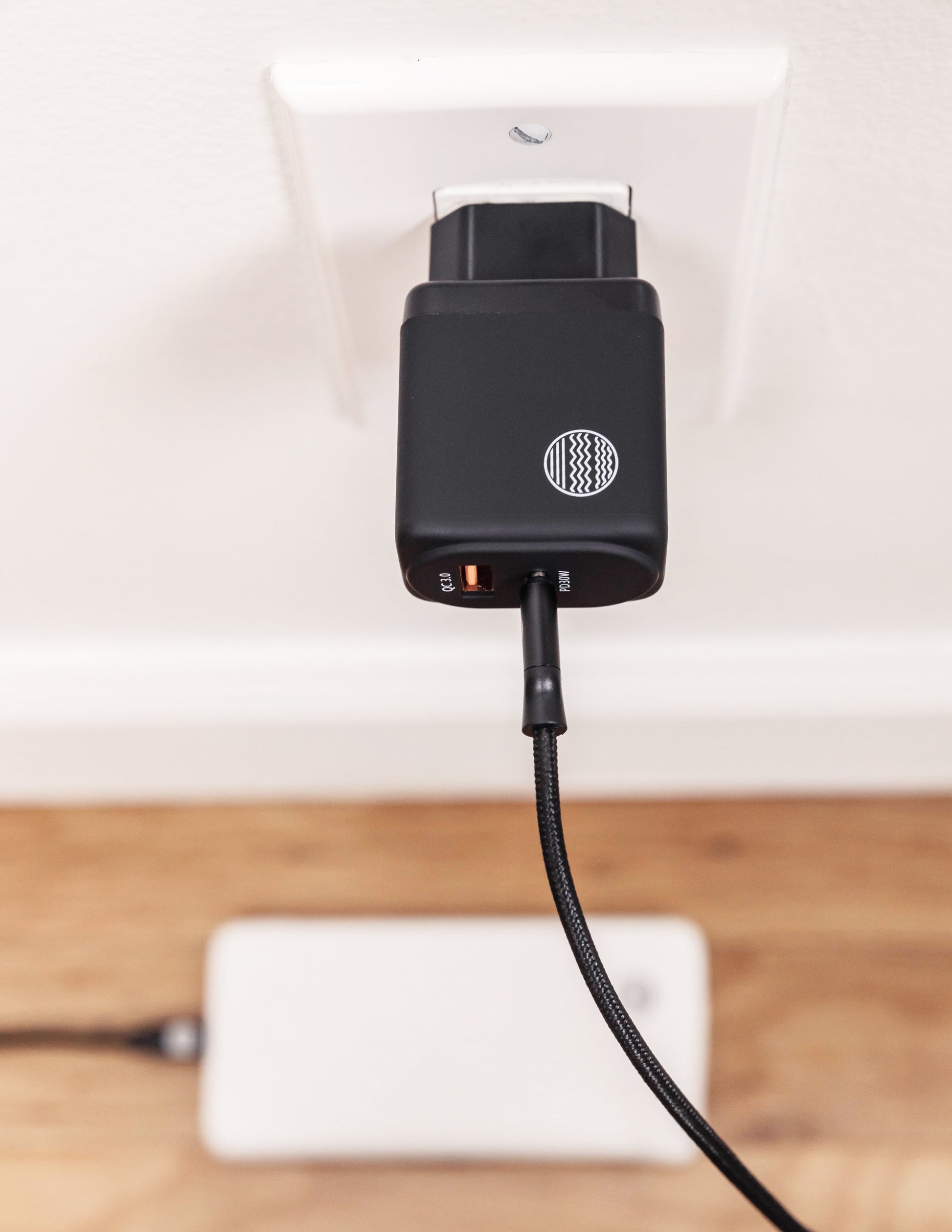 Our Pure Planet Netzteil (UK) – 30 W, 1× USB-C + 1× USB-A