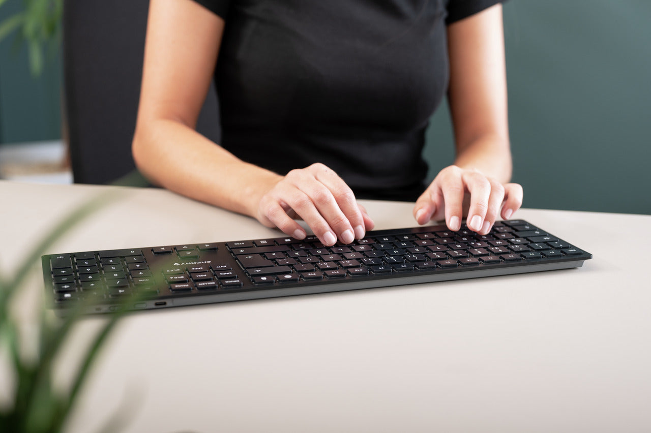 CHERRY KW 9100 SLIM – Tastatur, kabellos (Bluetooth/2,4 GHz), US-Layout (EN), Fullsize (mit Ziffernblock)