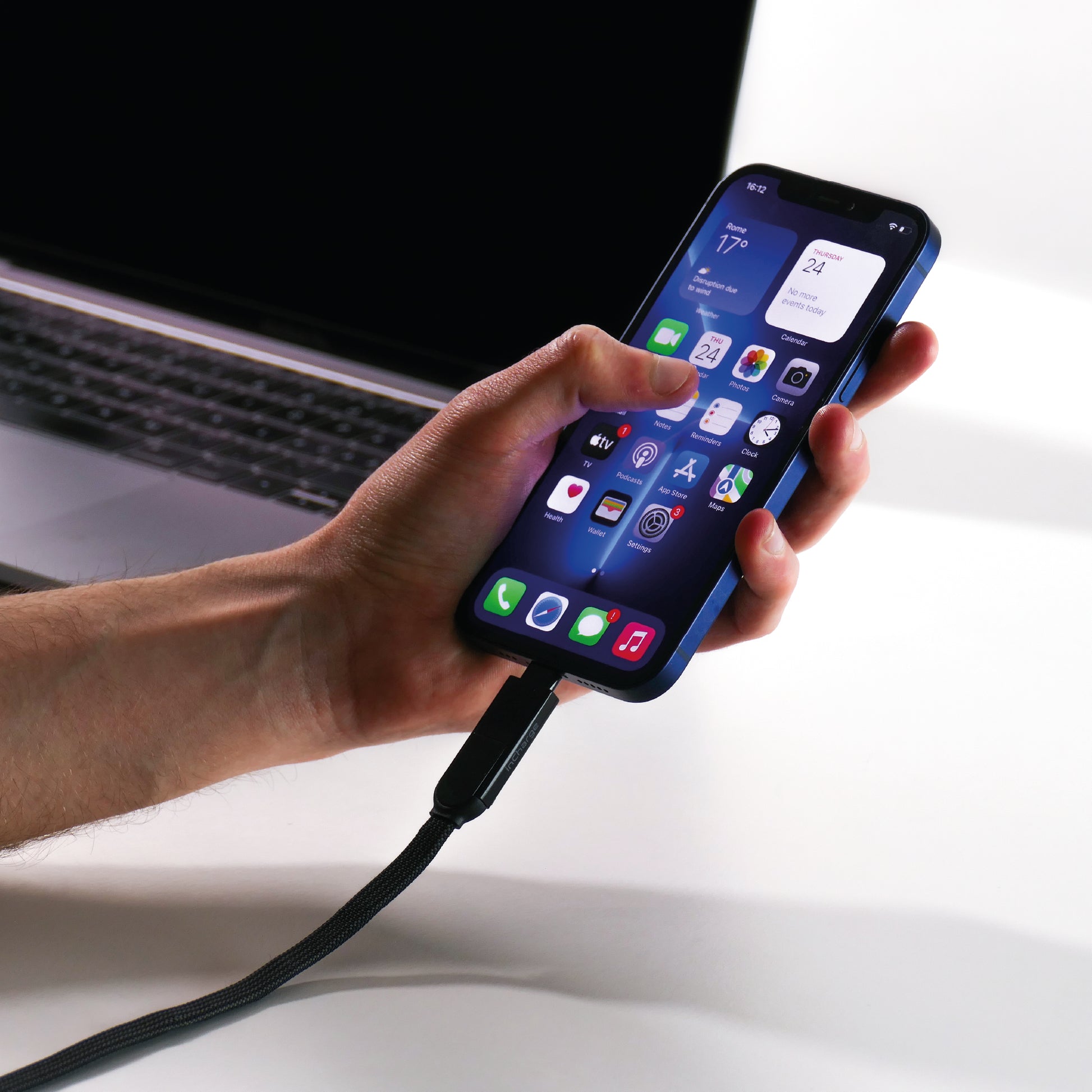 Rolling Square USB-A auf USB-C Kabel – USB 2.0 (480 Mbit/s) – 2 m – Abgewinkelt – Schwarz