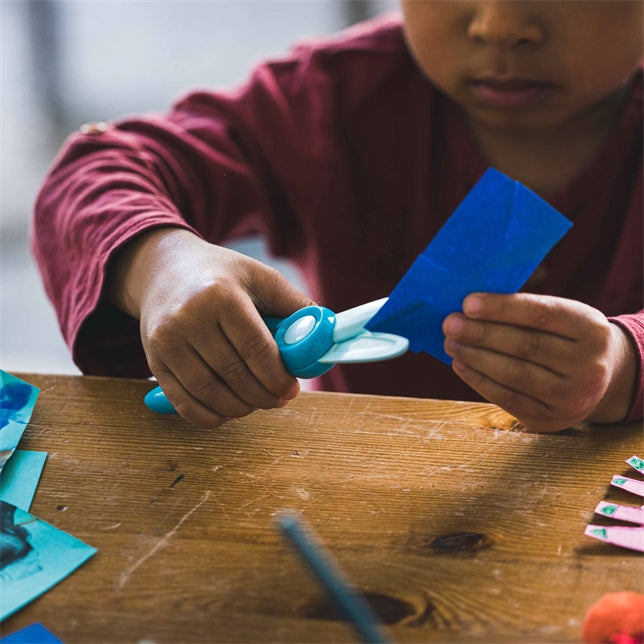 Fiskars Kinderschere, für Rechts- und Linkshänder – Kunststoff, federunterstützter Übungshebel, Blau
