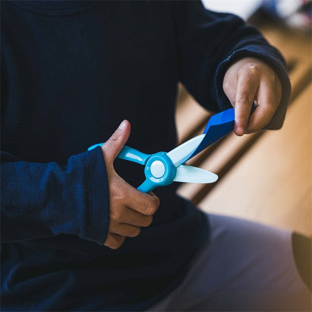 Fiskars Kinderschere, für Rechts- und Linkshänder – Kunststoff, federunterstützter Übungshebel, Blau