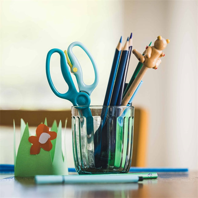 Fiskars Kinderschere 8,6 cm, abgerundet, für Rechts- und Linkshänder – Metall, mit Übungshebel, Blau