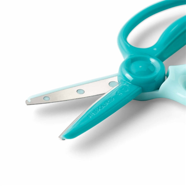 Fiskars Kinderschere 8,6 cm, abgerundet, für Rechts- und Linkshänder – Metall, mit Übungshebel, Blau
