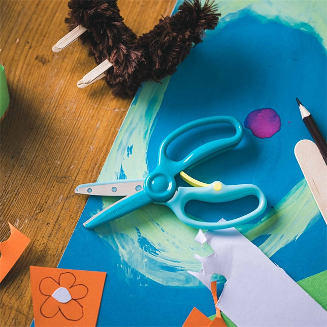 Fiskars Kinderschere 8,6 cm, abgerundet, für Rechts- und Linkshänder – Metall, mit Übungshebel, Blau