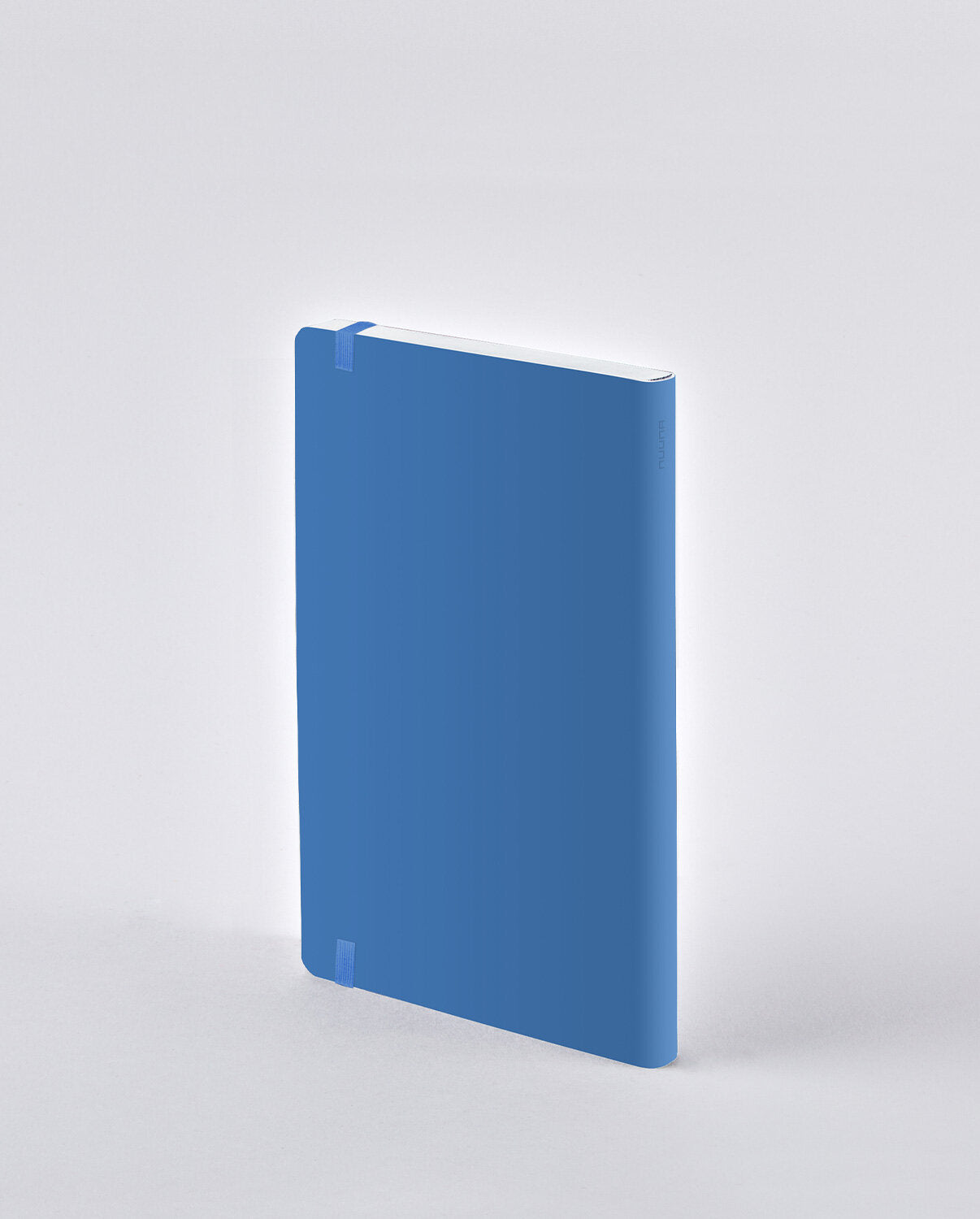 nuuna Notizbuch – A5 – punktiert – 176 Seiten – 120 g/m² – Softcover, Gummiband, nummerierte Seiten – blau