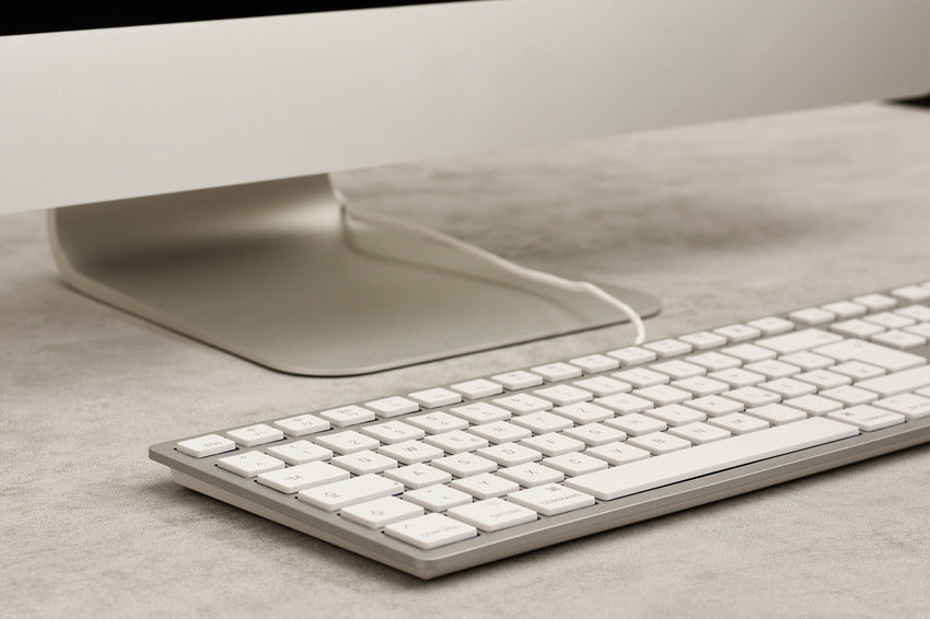 CHERRY KC 6000 C – Tastatur, kabelgebunden, UK-Layout (EN), Silber – für macOS