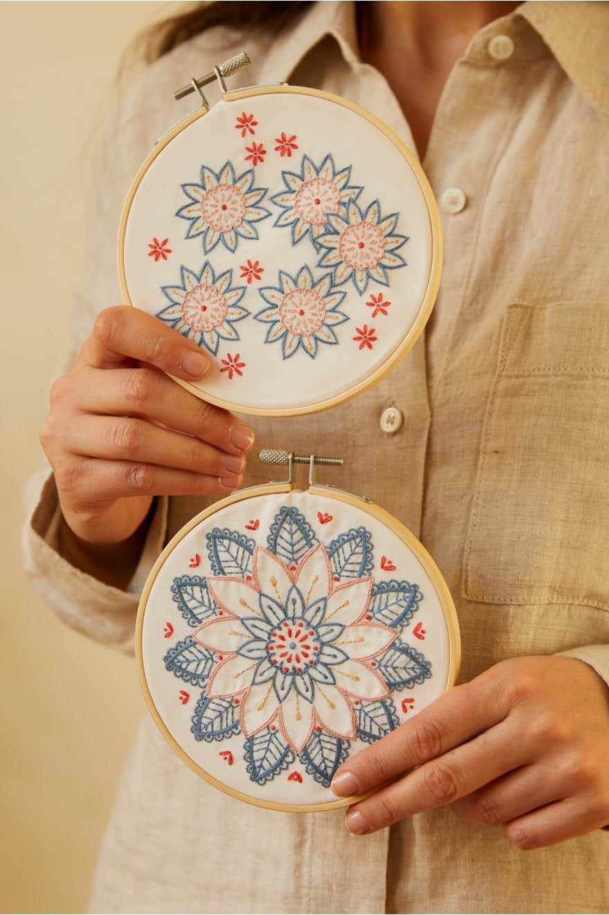 DMC Mindful Making – Nähset – Blumen-Mandala – 10-teilig – 8 m Baumwolle, Bambus
