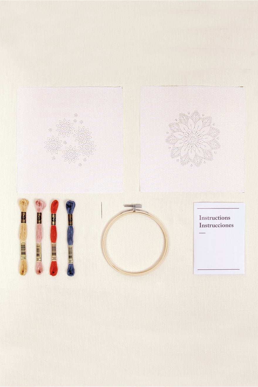 DMC Mindful Making – Nähset – Blumen-Mandala – 10-teilig – 8 m Baumwolle, Bambus