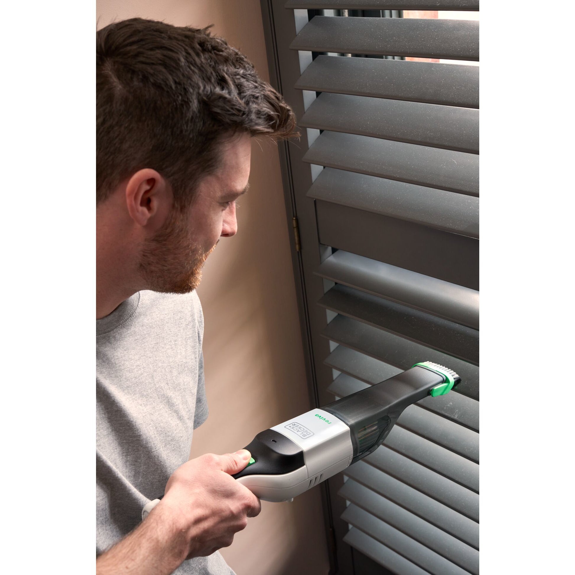 Black & Decker Akku-Handstaubsauger REVHV8C-QW – 0,13 l, 7,2 V, 10 min