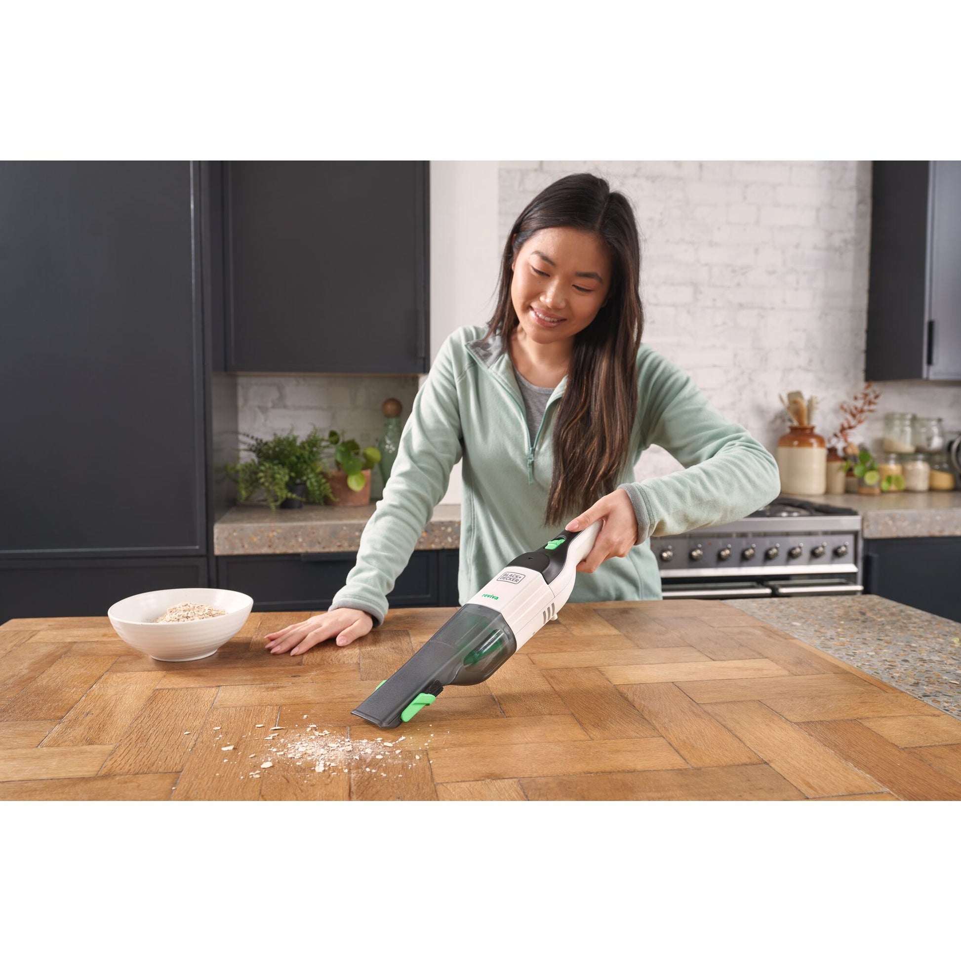 Black & Decker Akku-Handstaubsauger REVHV8C-QW – 0,13 l, 7,2 V, 10 min
