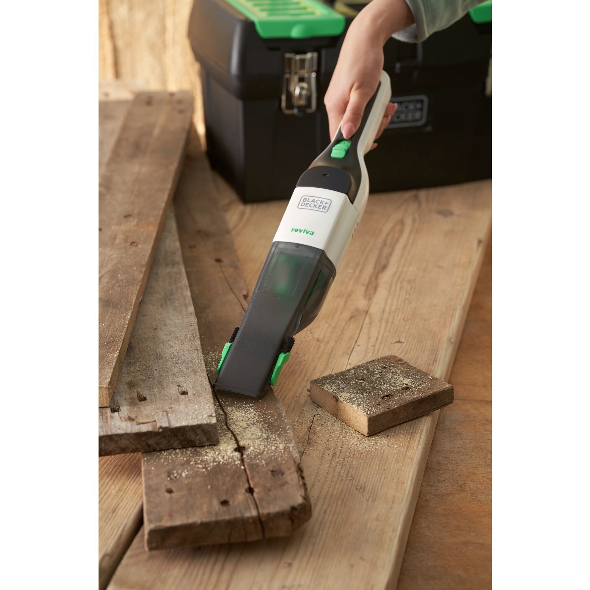 Black & Decker Akku-Handstaubsauger REVHV8C-QW – 0,13 l, 7,2 V, 10 min