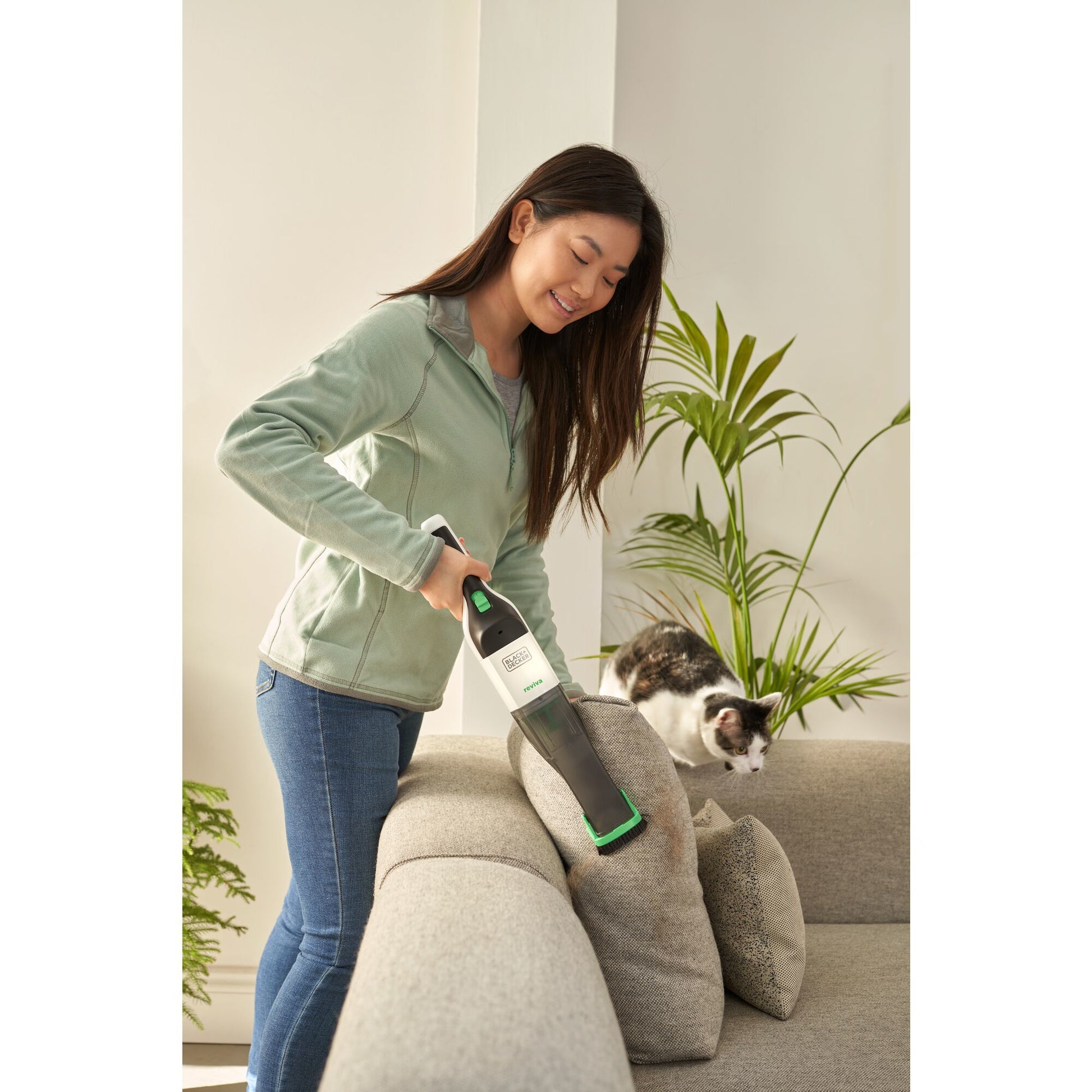 Black & Decker Akku-Handstaubsauger REVHV8C-QW – 0,13 l, 7,2 V, 10 min
