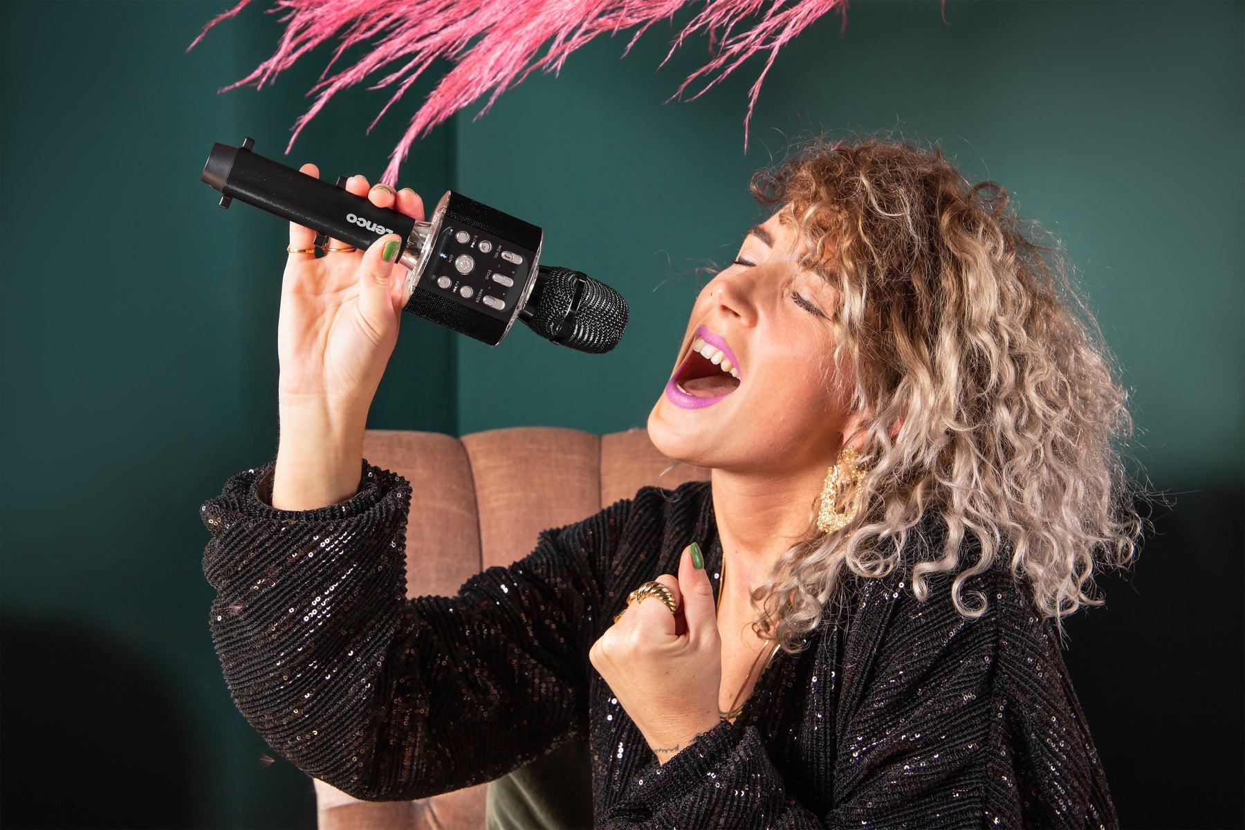 Lenco BMC-090 Karaoke-Mikrofon – Bluetooth, Kabellos, 8 h Akku, 5 W, für HiFi-Geräte/Mobiltelefone, Schwarz
