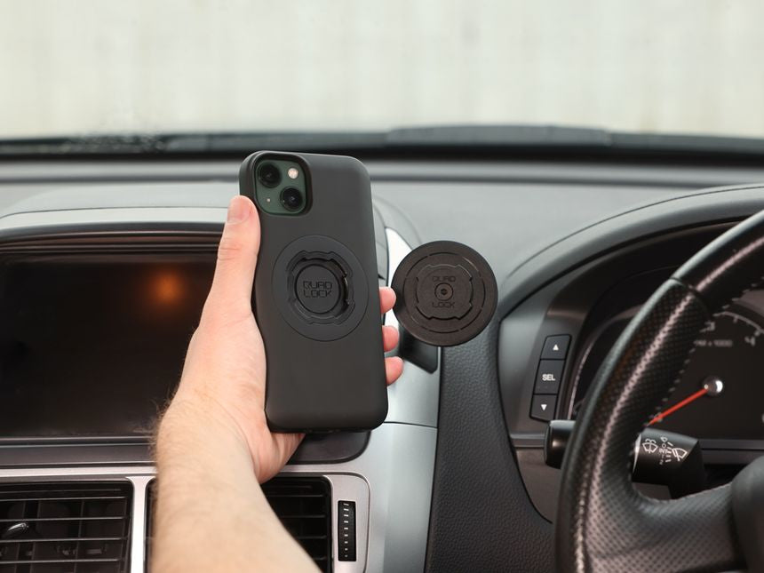 Quad Lock MAG Standard Head – Auto-Halterung (passiv) – Schraubbefestigung, für iPhone SE (3. Gen.) – Schwarz