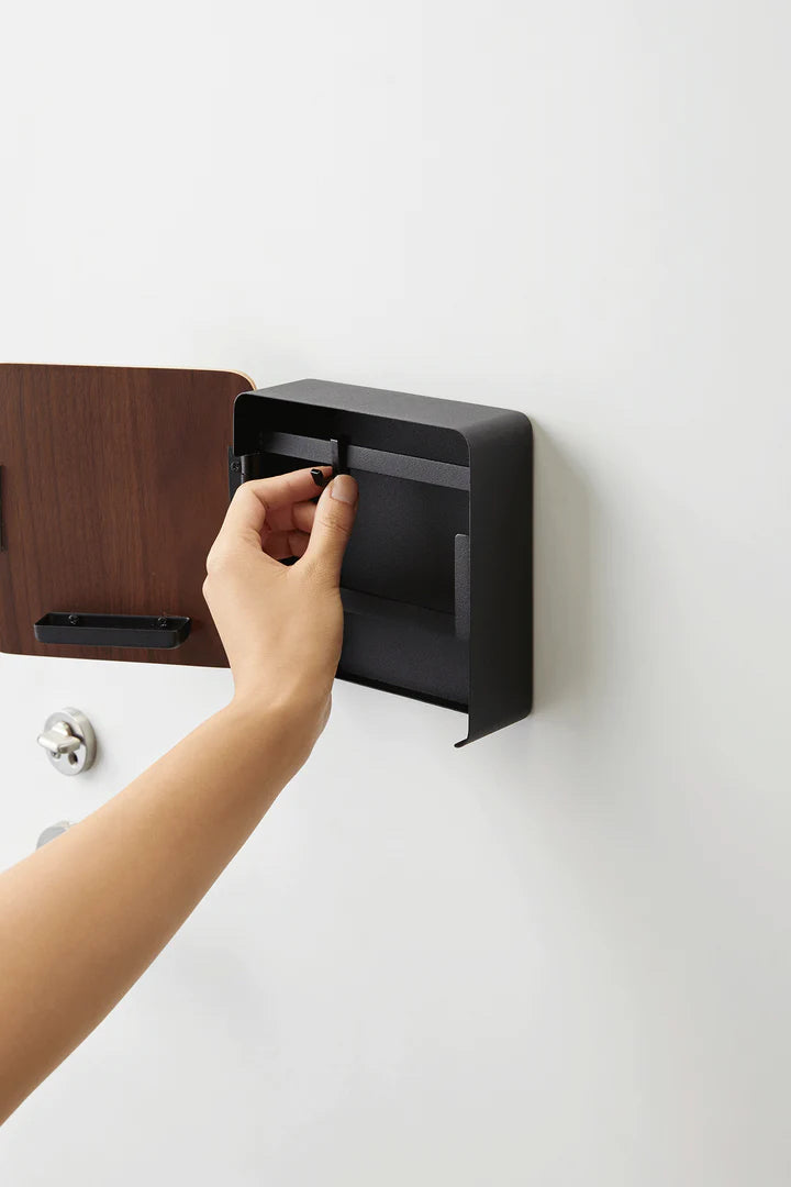 Yamazaki Schlüsselkasten Rin, 5 Haken, magnetisch, Sperrholz/Stahl, schwarz/Holz – Wandmontage