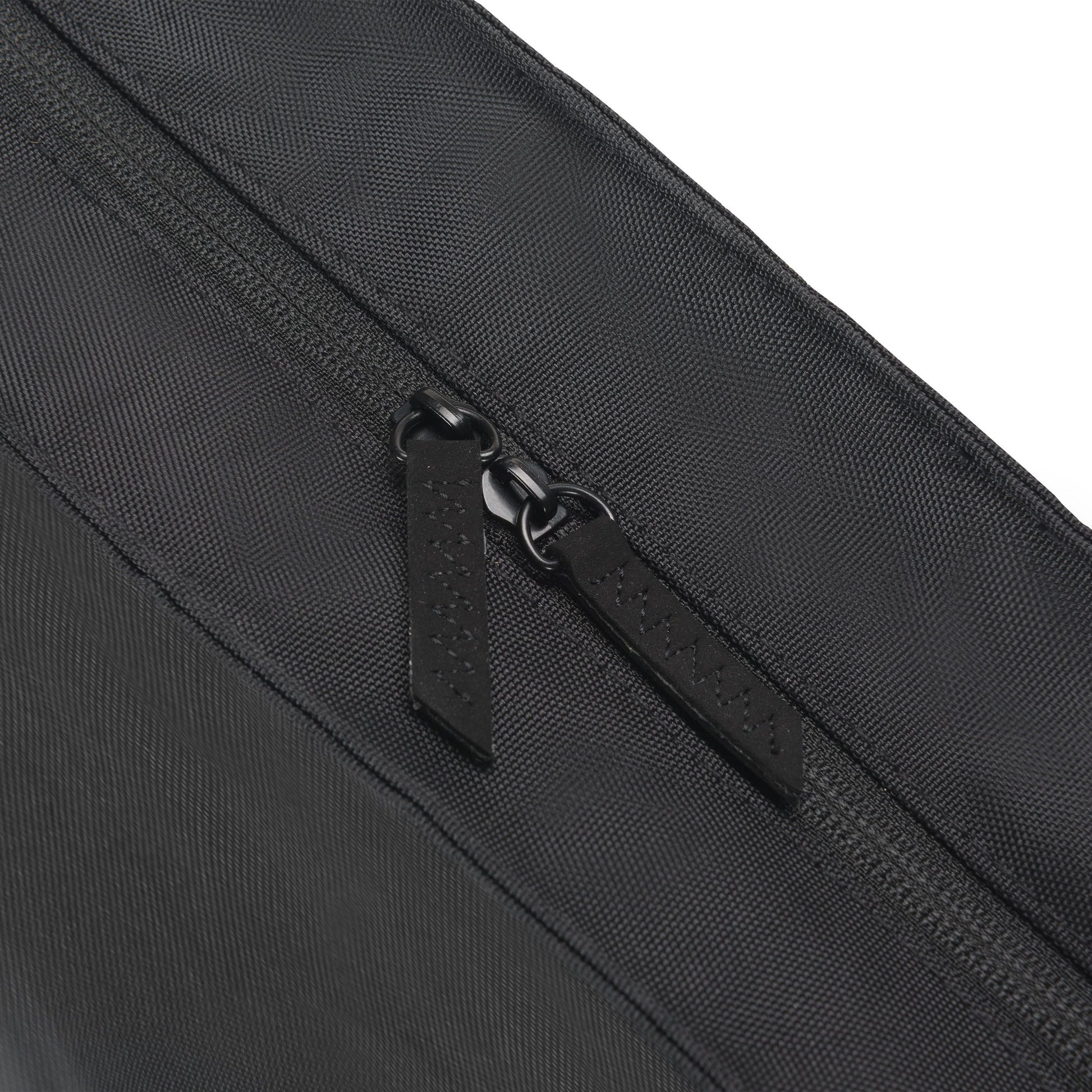 DICOTA Shopper Eco MOTION Notebook-Tasche bis 14,1" – Schulterriemen, Zusatzfächer – Schwarz