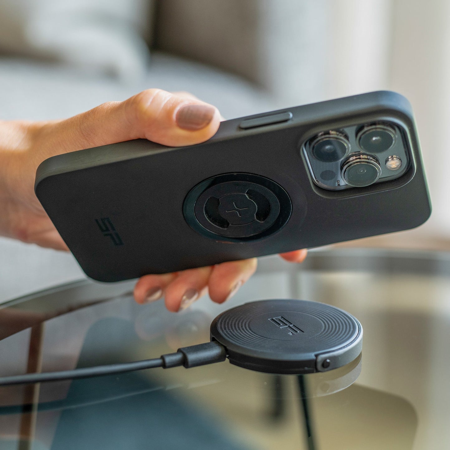 SP Connect SPC+ Ladegerät – 15 W, 1× USB-C, Qi – für Smartphones