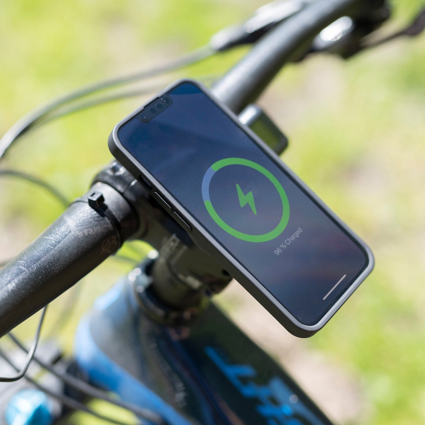 SP Connect Lademodul SPC+ – Fahrrad-/Motorradhalterung – magnetische Montage – MagSafe 3, 15 W – Schwarz