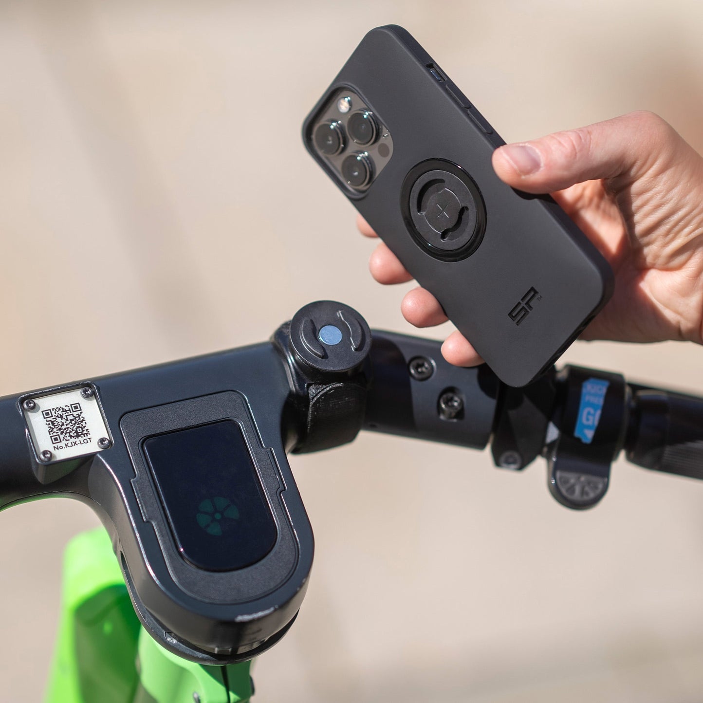SP Connect Universalhalterung SPC+ – Fahrrad-/Motorradhalterung – Klettbefestigung, für Handyhülle – Schwarz