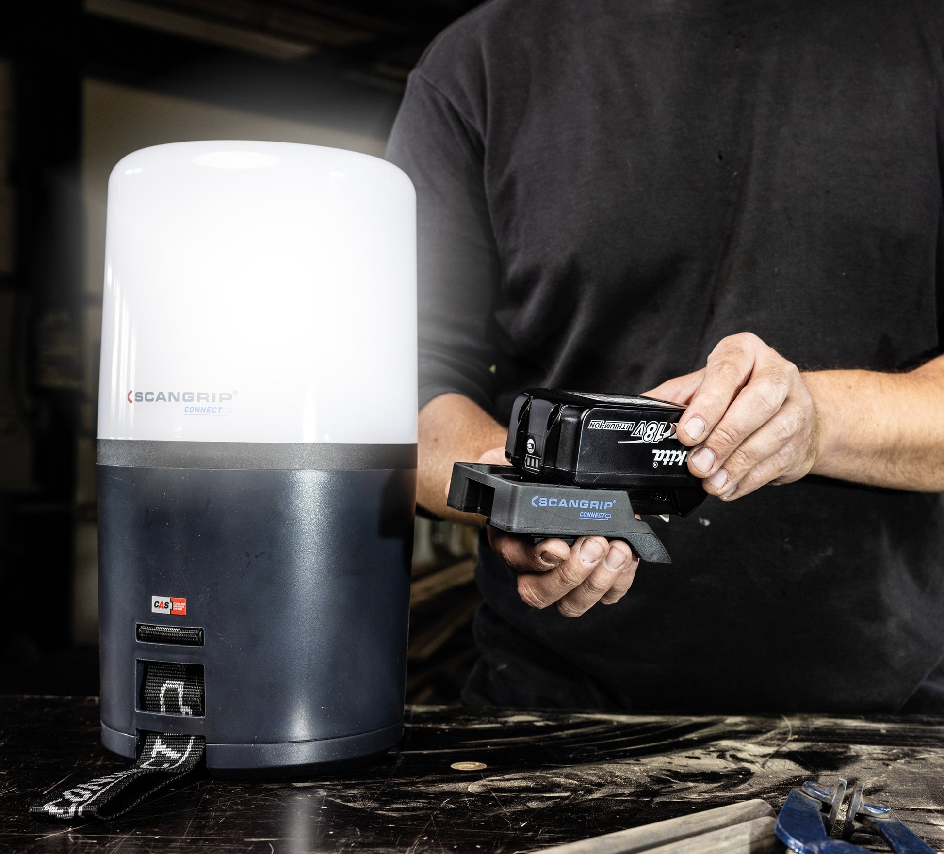 SCANGRIP Arbeitsstrahler – 6'000 lm, 54 W – 6000 K – IP54 – Akkubetrieb, für CAS – Haken – Schwarz