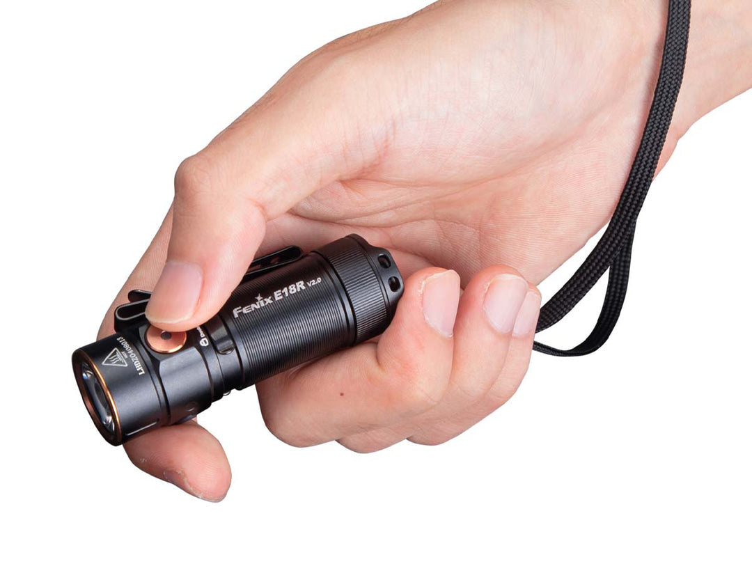 Fenix Taschenlampe E18R V2.0 – 1200 lm, 146 m, IP68, USB-C, 6 Modi – Schwarz