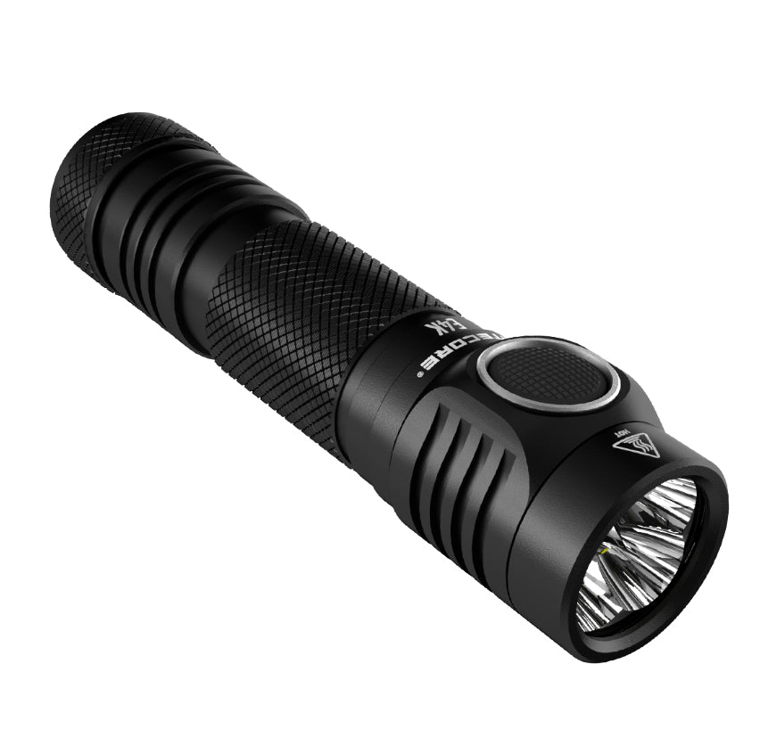 Nitecore Taschenlampe E4K – 4400 lm, 211 m, IP68, USB, Turbo/SOS/Stroboskop – Schwarz