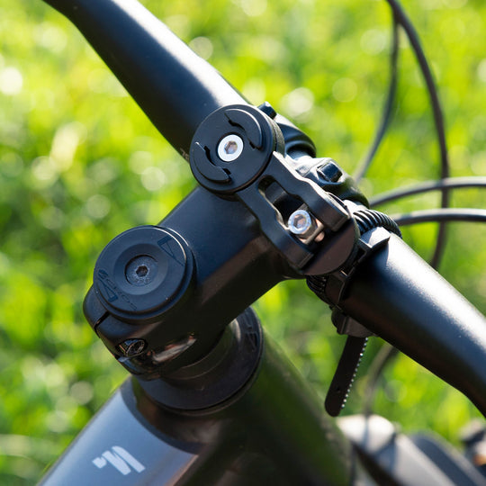 SP Connect Universal Fahrradhalterung – Fahrrad-/Motorrad-Halterung – Lenker-Klemmhalterung – für Smartphones
