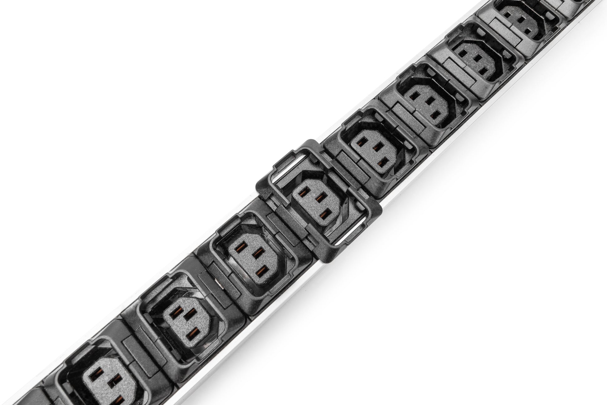 Digitus Rack-PDU – Standard, geschaltet, einphasig, senkrecht 0U, 32 A 230 V, 24×C13 + 4×C19, IEC 60309, 3 m