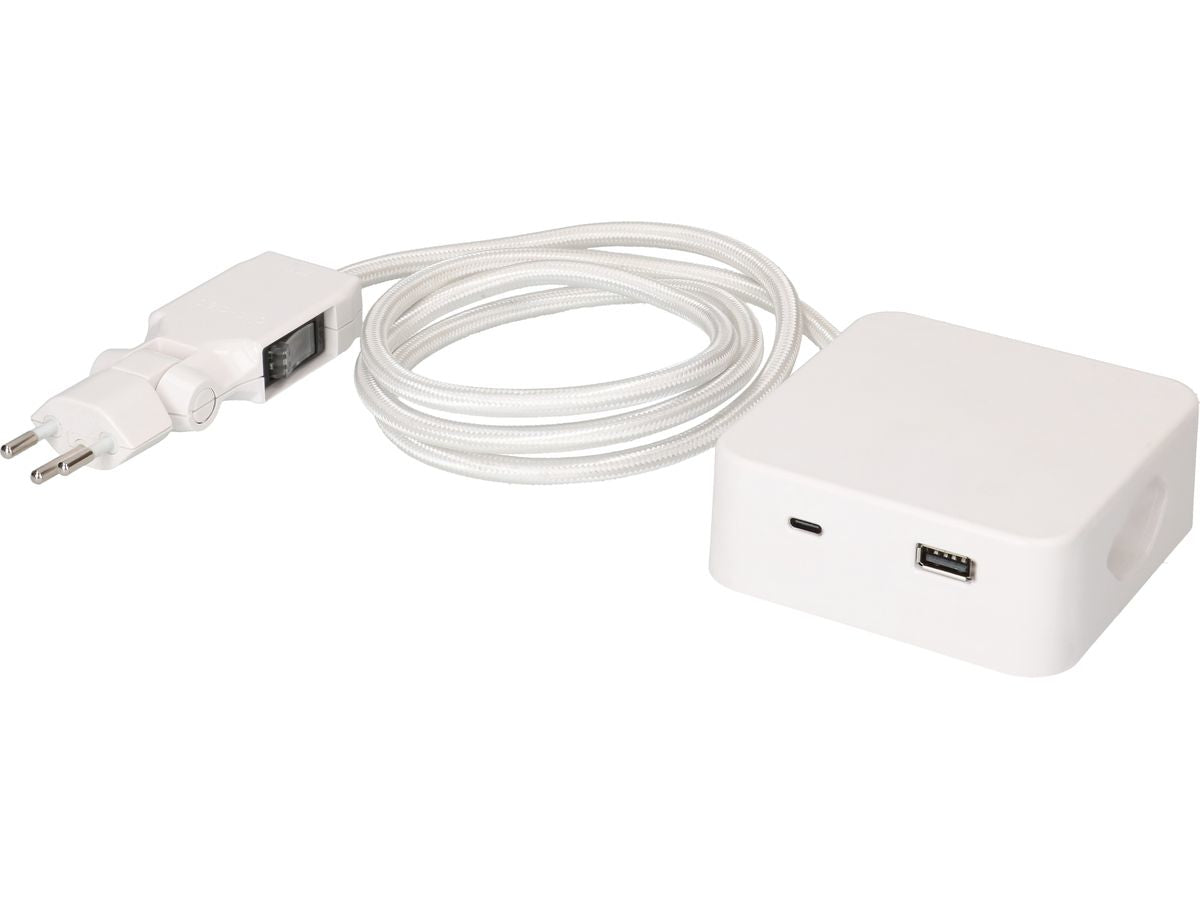 MaxTex Cube Steckdosenleiste – 3 AC-Ausgänge, 1× USB-A + 1× USB-C, 2 m, Magnet, Weiss