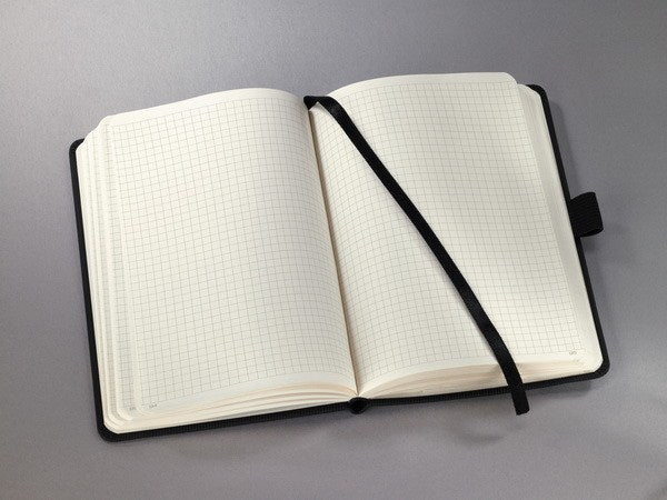 Sigel Notizbuch, 148 × 213 mm, kariert, Fadenheftung, 194 Seiten – schwarz