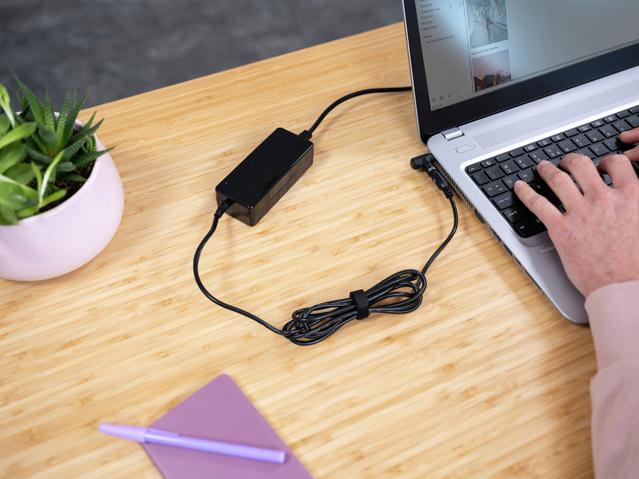 Trust Primo Netzteil 45 W – für Laptops 18–20 V – Schwarz