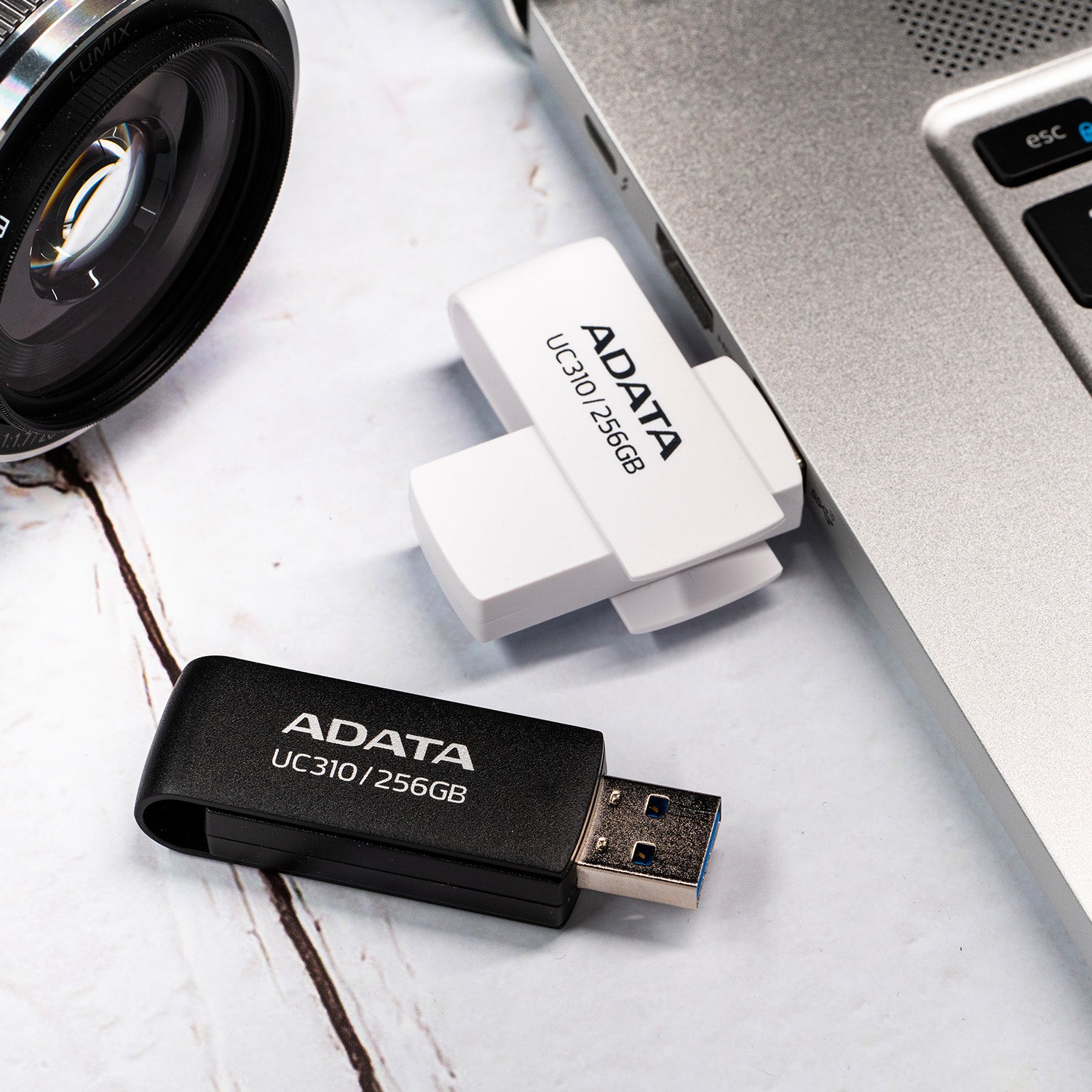 ADATA UC310 USB-Stick 256 GB – USB-A 3.2 Gen 1, 100 MB/s Lesen, Drehring, Weiss