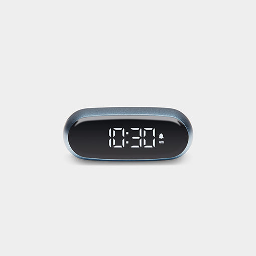 LEXON Minut Digitalwecker – Schlummerfunktion, USB, 6,5 × 4,5 × 2,5 cm, Hellblau, Aluminium