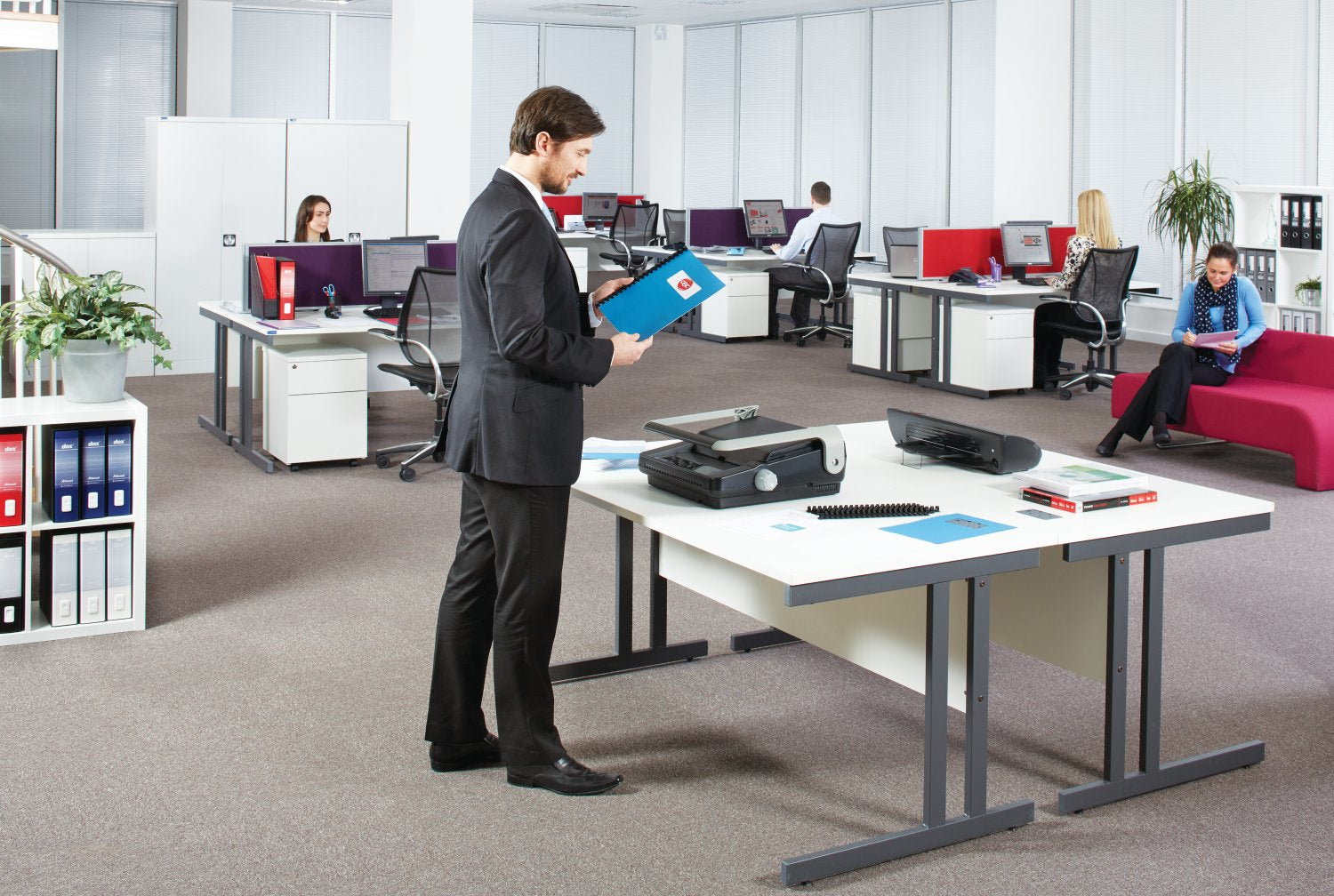 GBC CombBind C340 Stanz- und Bindemaschine – Plastikbindung, für 21-Loch, A3, bis 25 Blatt