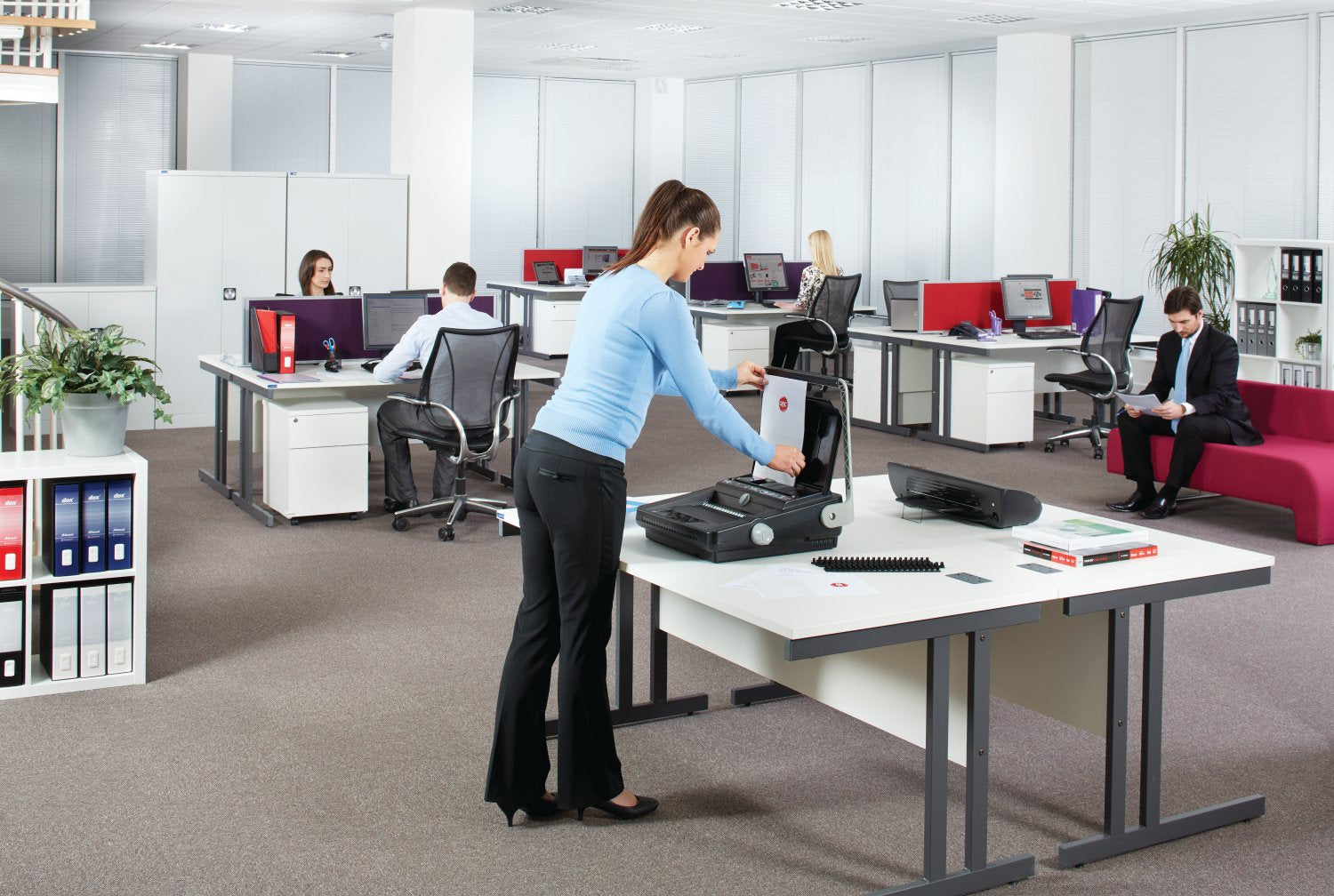 GBC CombBind C340 Stanz- und Bindemaschine – Plastikbindung, für 21-Loch, A3, bis 25 Blatt
