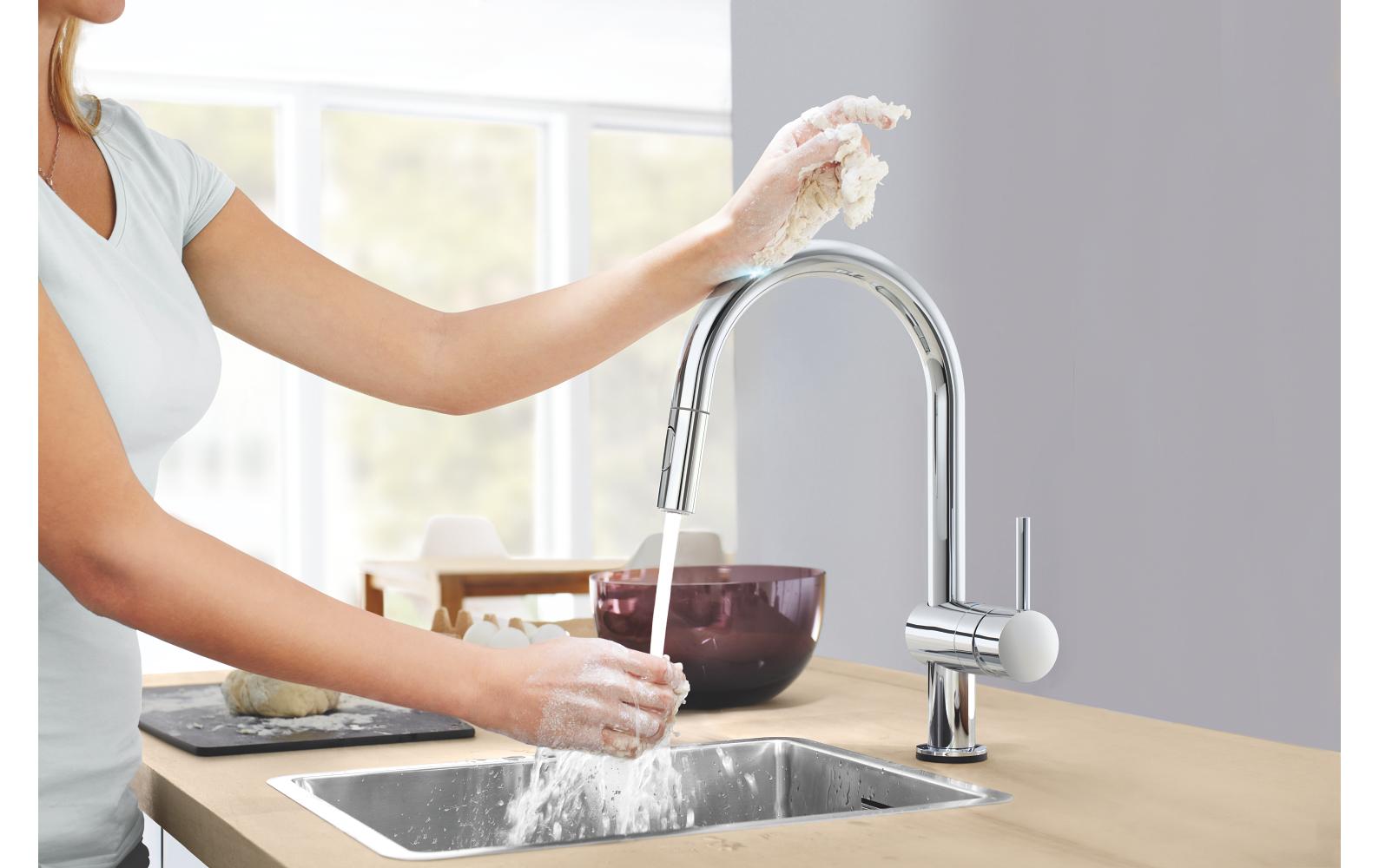 GROHE Minta Touch – Einhebelmischer, ausziehbare Brause, Messing/Chrom, 360° schwenkbar, Sensor