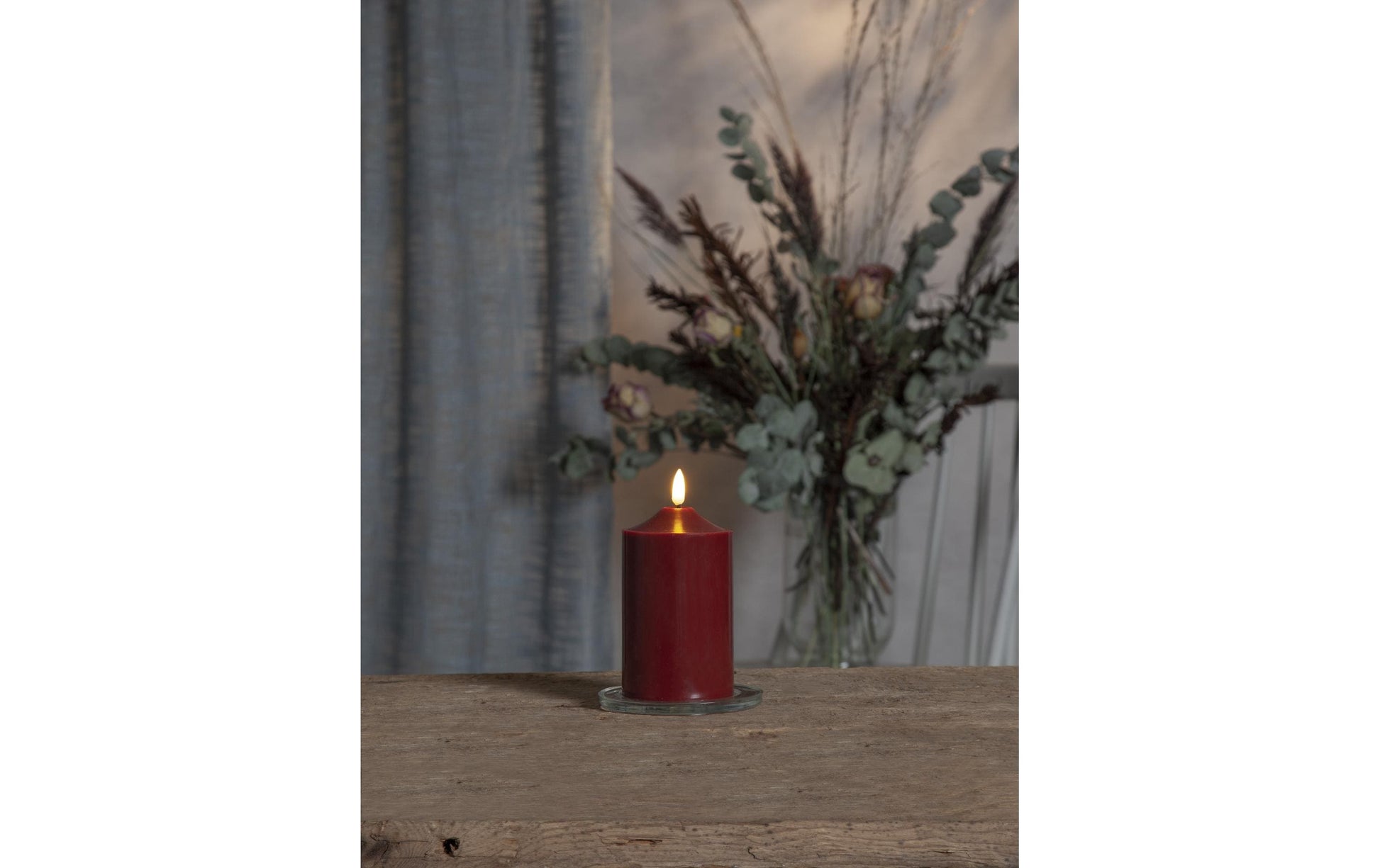 Star Trading LED-Kerze 063-53 – Ø 7,5 × 15,0 cm, 0,03 W, Warmweiss, Rot, Timer, Batteriebetrieben, 2× AA