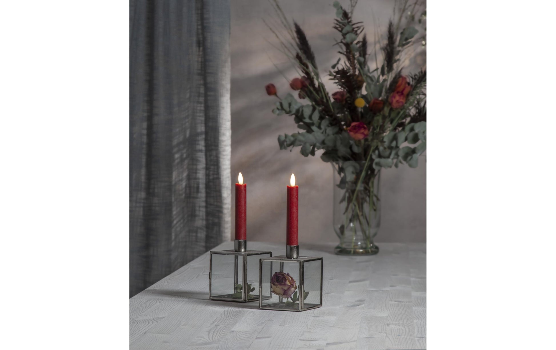Star Trading LED-Teelicht Dinner Kerze Flamme – 2er Pack, Ø 2,1 × 15 cm, Warmweiss, Timer, flackernd, Rot